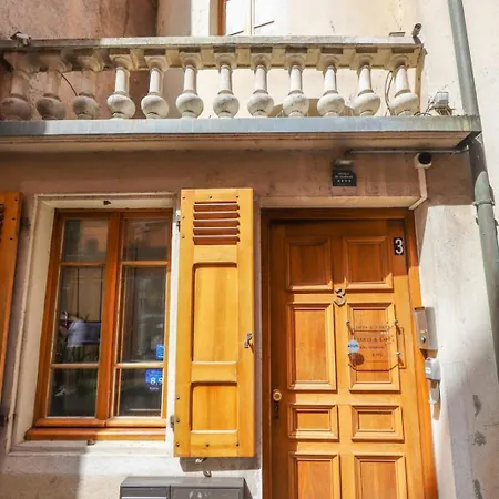'la Maison' House In The Historic